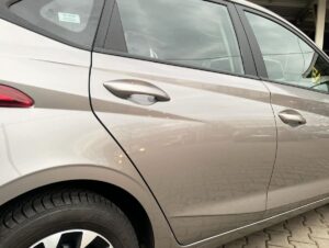 Hyundai i20 po naprawie blacharsko-lakierniczej drzwi i lakierowaniu elementu