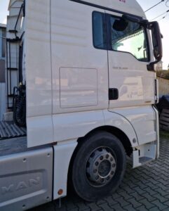 MAN TGX po naprawie blacharsko lakierniczej kabiny