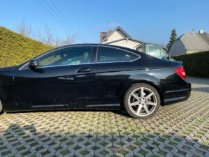 Mercedes C-klasa W204 Coupé po naprawie blacharsko-lakierniczej drzwi i tylnego błotnika