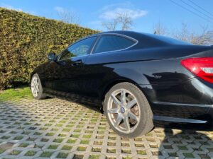 Mercedes C-klasa W204 Coupé po profesjonalnej naprawie blacharskiej i lakierowaniu